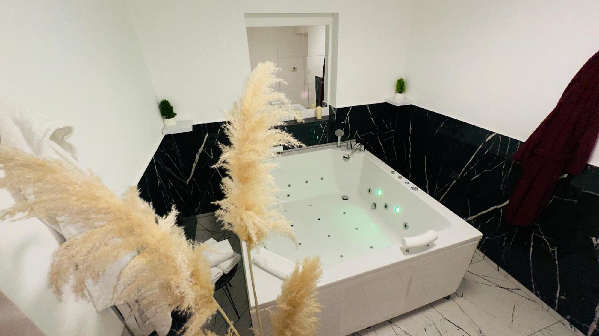 Hedonist Spa Jacuzzi Sarajevo Free Parking Saraievo Exterior foto